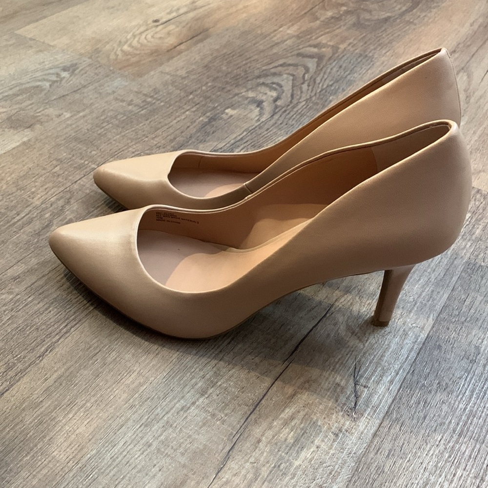 Heels - Picture 5 of 6